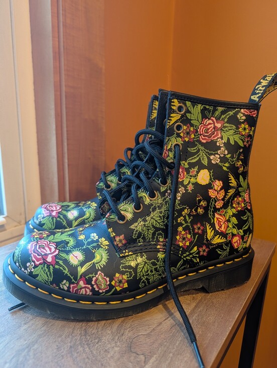 Dr. Martens Shoes - Dr. Martens 1460 Women's Floral Bloom Venus Fly Trap Lace Up Boot NWOT Sz 7